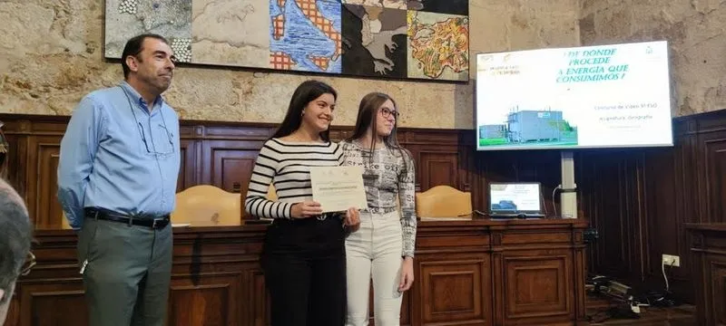 Foto 8 - Nadia Barbero y Jimena Gonz&aacute;lez, del San Juan Bosco, obtienen el primer premio en el 'Geoconcurso'