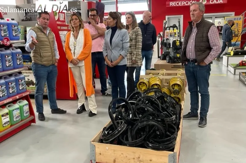La portavoz de Agricultura del Grupo del Partido Popular en el Congreso, Milagros Marcos, visitaba Peñaranda junto a Eva López
