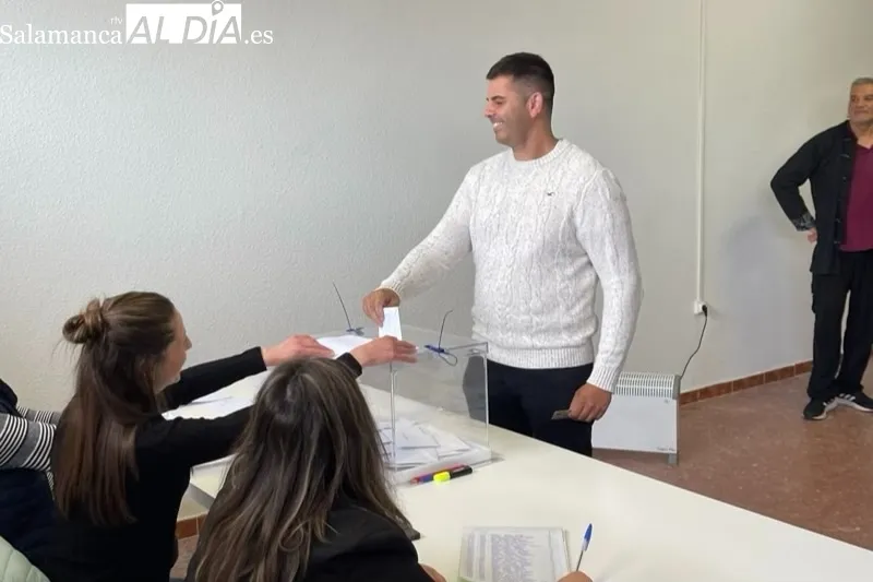 Los cuatro candidatos peñarandinos han votado en la mañana de este domingo 