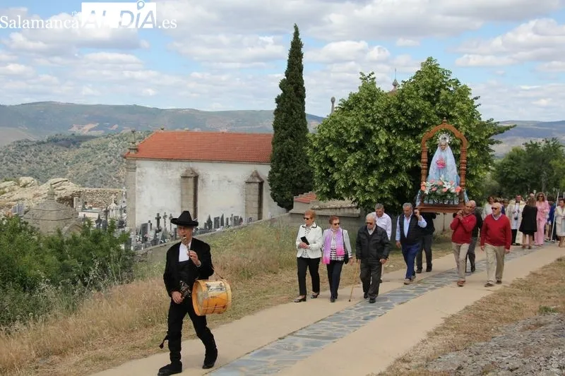 La familia Carreto Martín ejercía este año la mayordomía de Nuestra Señora la Virgen del Castillo en Vilvestre