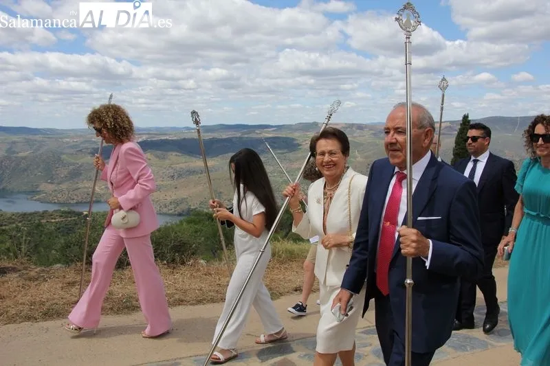 La familia Carreto Martín ejercía este año la mayordomía de Nuestra Señora la Virgen del Castillo en Vilvestre