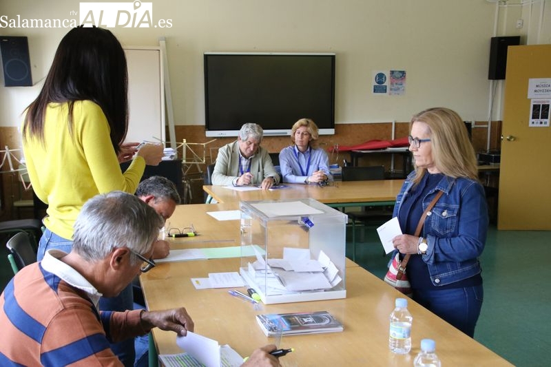 Foto 4 - Sigue aquí la jornada electoral en Alba de Tormes