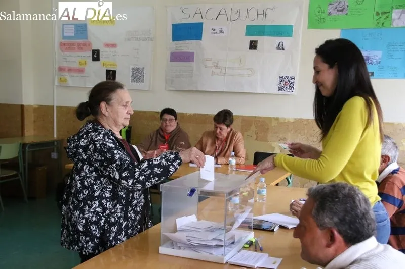 Foto 2 - Sigue aqu&iacute; la jornada electoral en Alba de Tormes