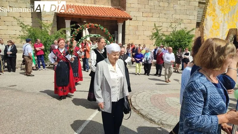 Actos religiosos durante las Fiestas de la Santa Cruz en Masueco