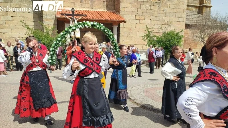 Actos religiosos durante las Fiestas de la Santa Cruz en Masueco