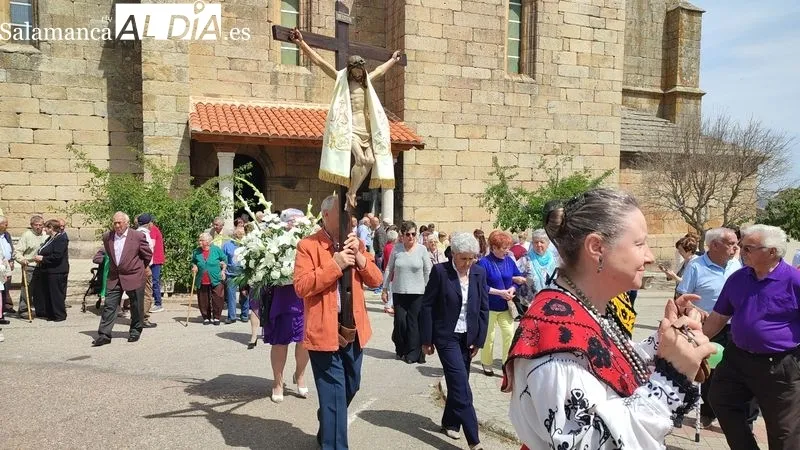 Actos religiosos durante las Fiestas de la Santa Cruz en Masueco
