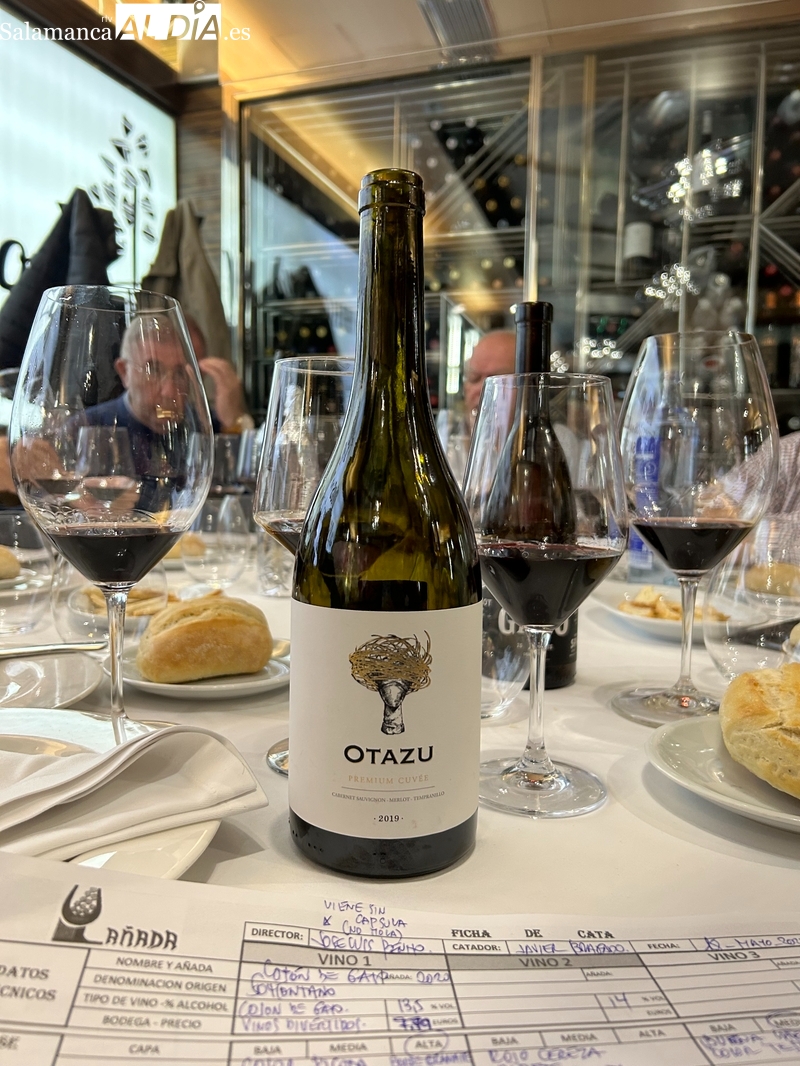 Cata de Otazu Premium Cuvée 2019 por la Asociación Cata Añada / FOTOS: JAVIER BRAGADO  