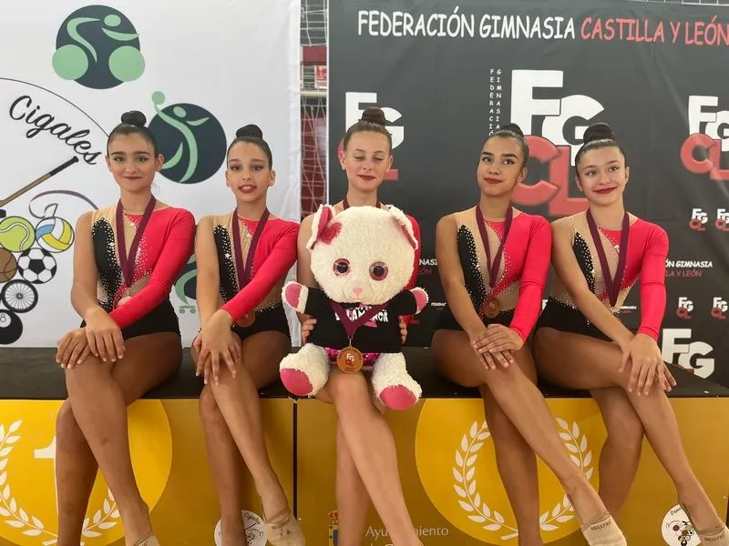 Foto 2 - Grandes resultados para el Club R&iacute;tmica Salamanca en la Liga Auton&oacute;mica de Gimnasia