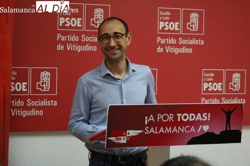 El PSOE presentaba a militantes de la comarca la lista que encabeza Javier Muñiz al Ayuntamiento de Vitigudino  / CORRAL