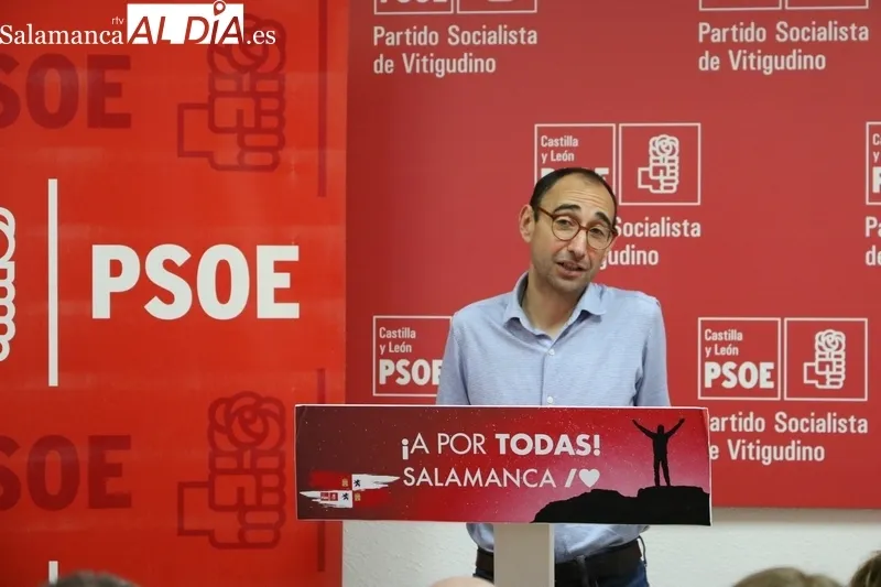 El PSOE presentaba a militantes de la comarca la lista que encabeza Javier Muñiz al Ayuntamiento de Vitigudino  / CORRAL