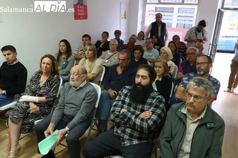 El PSOE presentaba a militantes de la comarca la lista que encabeza Javier Muñiz al Ayuntamiento de Vitigudino  / CORRAL