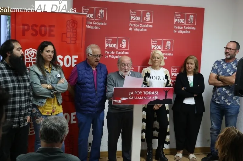El PSOE presentaba a militantes de la comarca la lista que encabeza Javier Muñiz al Ayuntamiento de Vitigudino  / CORRAL