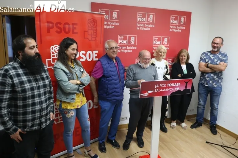 El PSOE presentaba a militantes de la comarca la lista que encabeza Javier Muñiz al Ayuntamiento de Vitigudino  / CORRAL