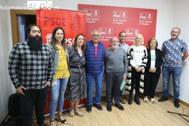 El PSOE presentaba a militantes de la comarca la lista que encabeza Javier Muñiz al Ayuntamiento de Vitigudino  / CORRAL