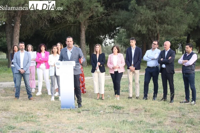 Foto 4 - El PP de Pe&ntilde;aranda presenta una candidatura "que pide confianza a los vecinos" en un acto oficial en el parque El Inestal