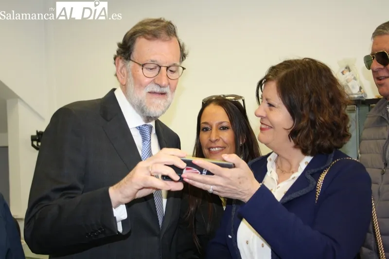 Mariano Rajoy visitaba este jueves el mercado semanal de Peñaranda