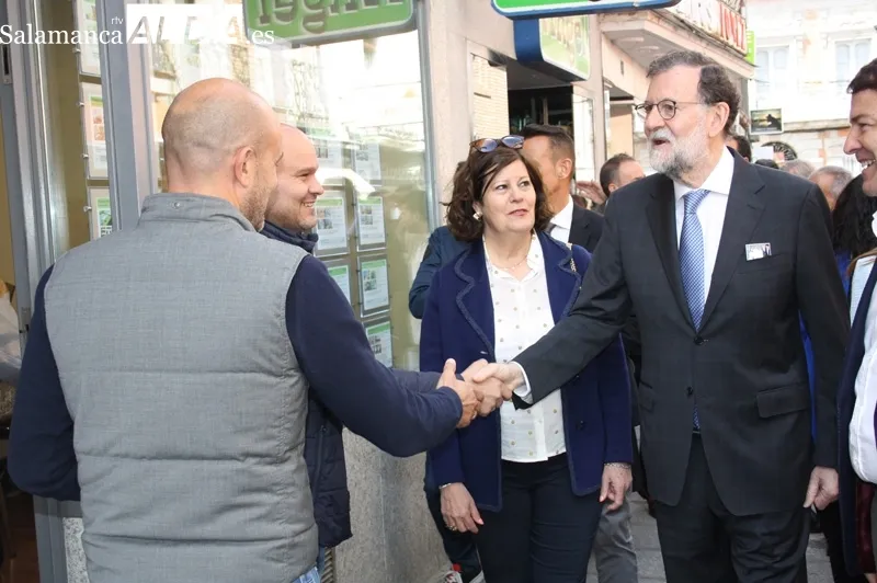 Mariano Rajoy visitaba este jueves el mercado semanal de Peñaranda
