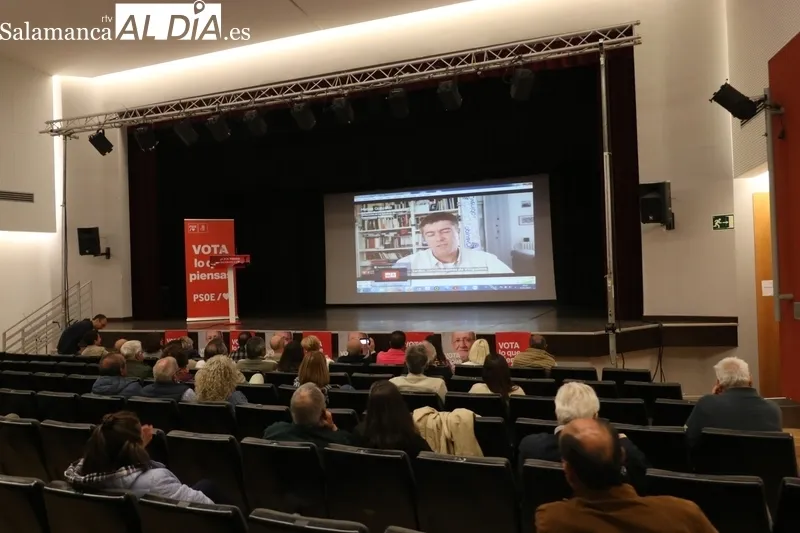 Acto del PSOE en Vitigudino con la participación  en vídeo del secretario de Estado de Telecomunicaciones, Matías González / CORRAL   