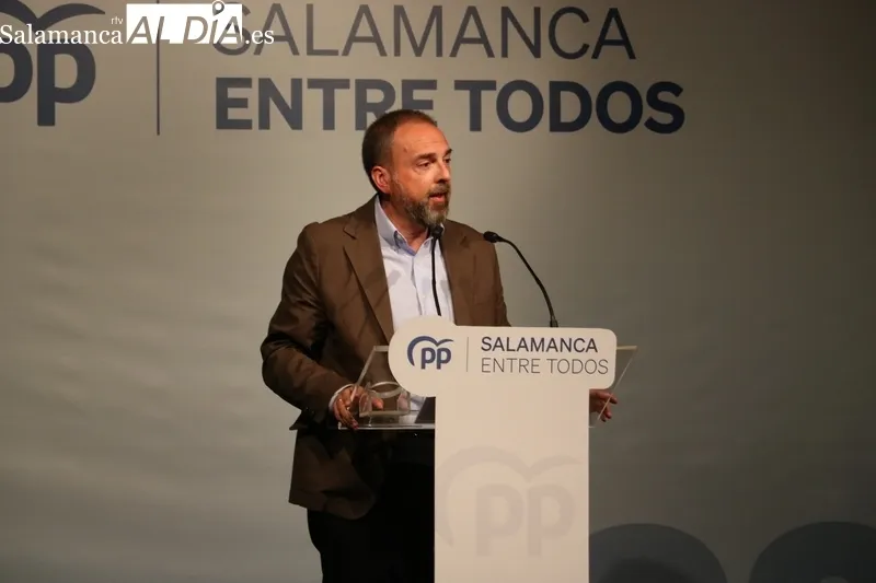 Acto del PP en Vitigudino con la presencia de la exministra Isabel García Tejerina / CORRAL 