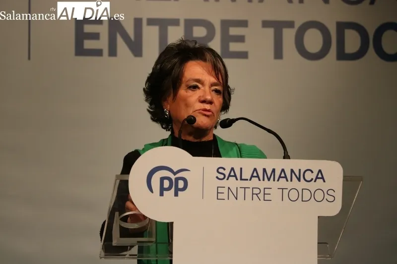 Acto del PP en Vitigudino con la presencia de la exministra Isabel García Tejerina / CORRAL 