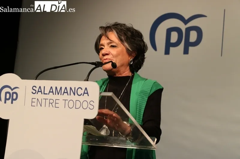 Acto del PP en Vitigudino con la presencia de la exministra Isabel García Tejerina / CORRAL 