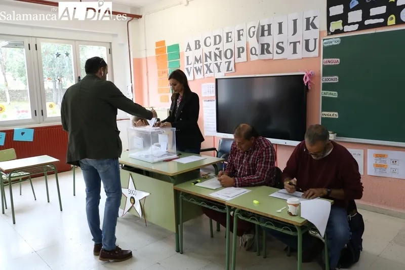 A las 11.30 horas el dato de participación en Vitigudino se situaba en el 11% / CORRAL