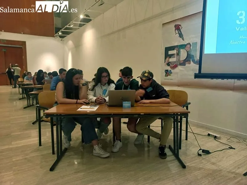 Foto 2 - Alumnos del Ram&oacute;n Olleros de B&eacute;jar, campeones auton&oacute;micos de las Olimpiadas entreREDes