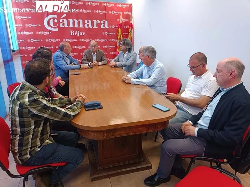 Foto 3 - El candidato del PP, Luis Francisco Mart&iacute;n, se re&uacute;ne con la C&aacute;mara de Comercio e Industria