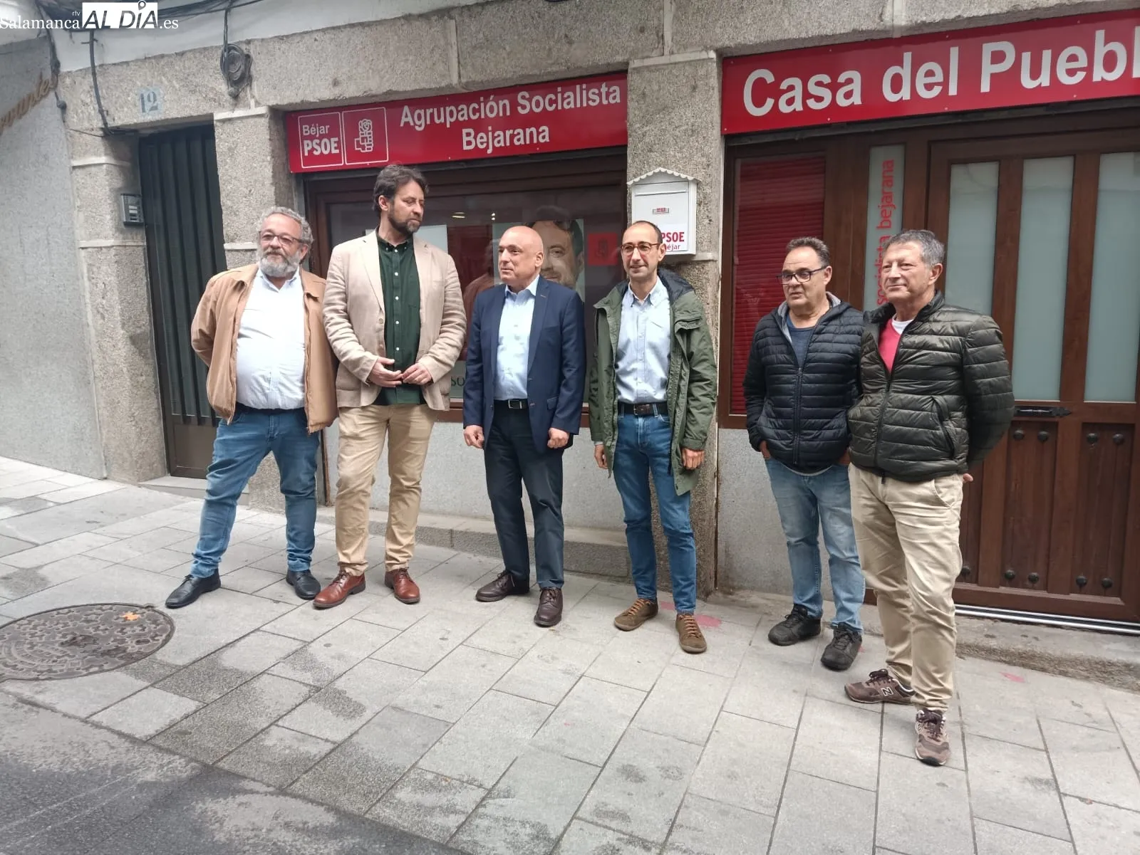 Foto 5 - Rafael Simancas para en B&eacute;jar en su ruta por la provincia