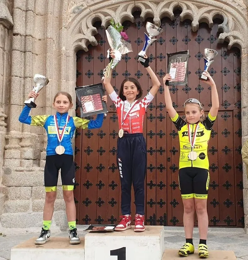 Escuela de Ciclismo Salmantina en Macotera