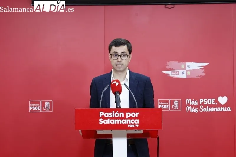 Rueda de prensa de este jueves de José Luis Mateos, candidato del PSOE a la Alcaldía de Salamanca. Foto de David Sañudo