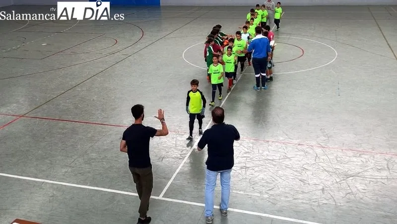 Foto 11 - El equipo benjam&iacute;n del colegio Liminares se proclama Campe&oacute;n del 'Torneo Primavera Diputaci&oacute;n de Salamancal'
