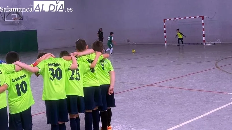 Foto 6 - El equipo benjam&iacute;n del colegio Liminares se proclama Campe&oacute;n del 'Torneo Primavera Diputaci&oacute;n de Salamancal'