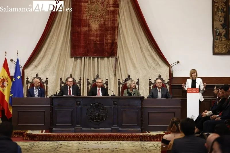 Entrega en el Paraninfo de la USAL de las Becas Universidad de Salamanca-Santander. Foto de David Sañudo