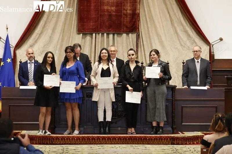 Entrega en el Paraninfo de la USAL de las Becas Universidad de Salamanca-Santander. Foto de David Sañudo