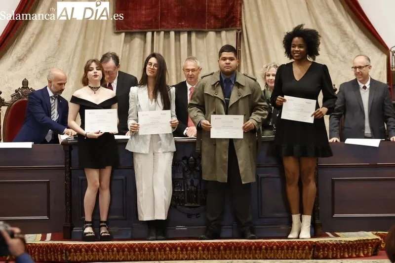 Entrega en el Paraninfo de la USAL de las Becas Universidad de Salamanca-Santander. Foto de David Sañudo