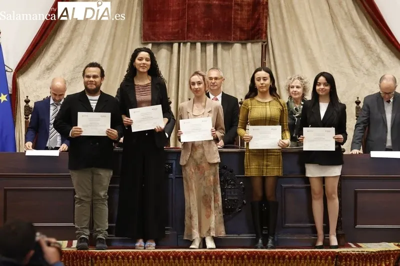 Entrega en el Paraninfo de la USAL de las Becas Universidad de Salamanca-Santander. Foto de David Sañudo