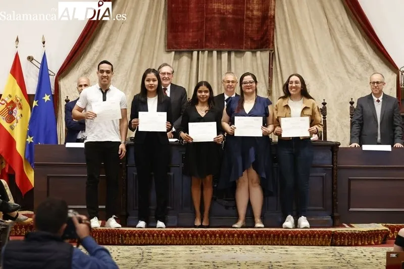 Entrega en el Paraninfo de la USAL de las Becas Universidad de Salamanca-Santander. Foto de David Sañudo