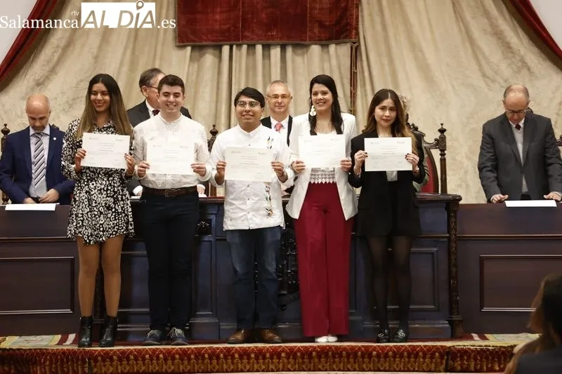 Entrega en el Paraninfo de la USAL de las Becas Universidad de Salamanca-Santander. Foto de David Sañudo