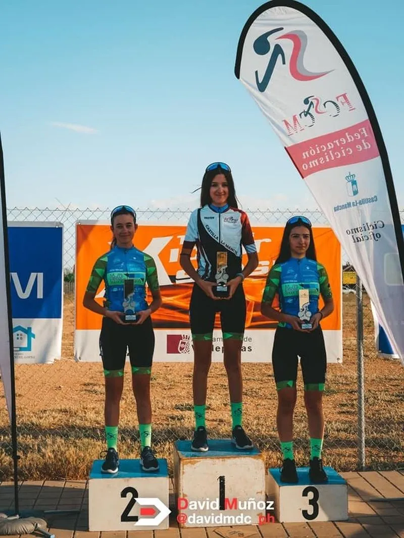 Cadetes del HyD Pinturas-Carbajosa Empresarial brillaban en la Vuelta a Valdepeñas. Foto ECS