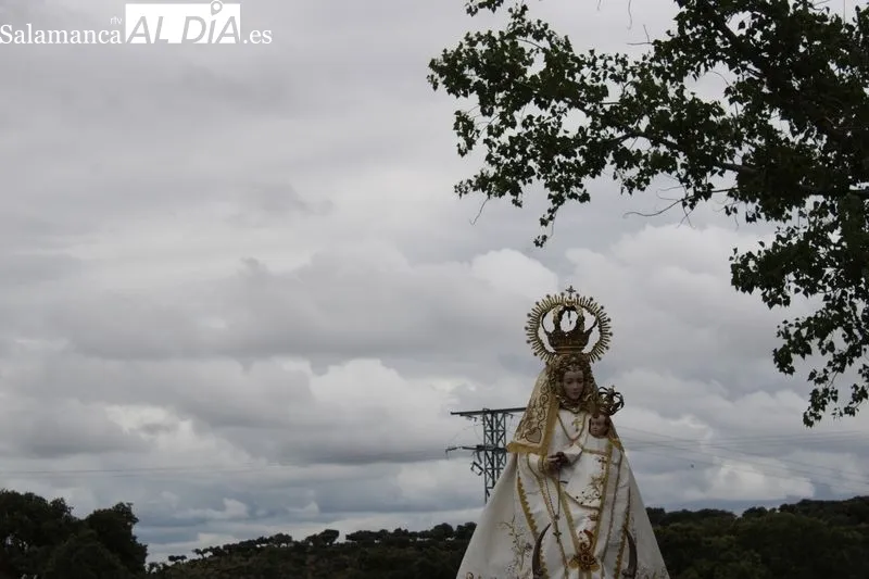 Foto 11 - Religi&oacute;n, fervor y fiesta reciben a la Virgen de Valdejimena