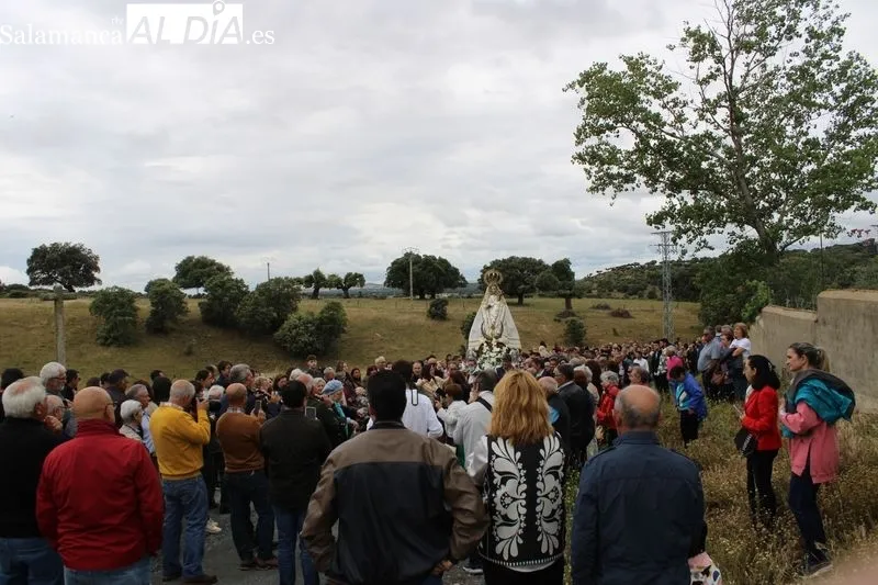 Foto 10 - Religi&oacute;n, fervor y fiesta reciben a la Virgen de Valdejimena