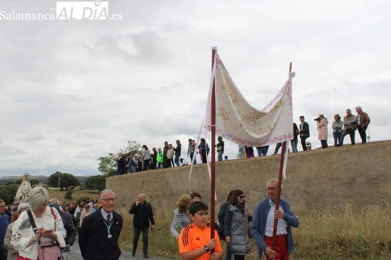 Foto 8 - Religi&oacute;n, fervor y fiesta reciben a la Virgen de Valdejimena