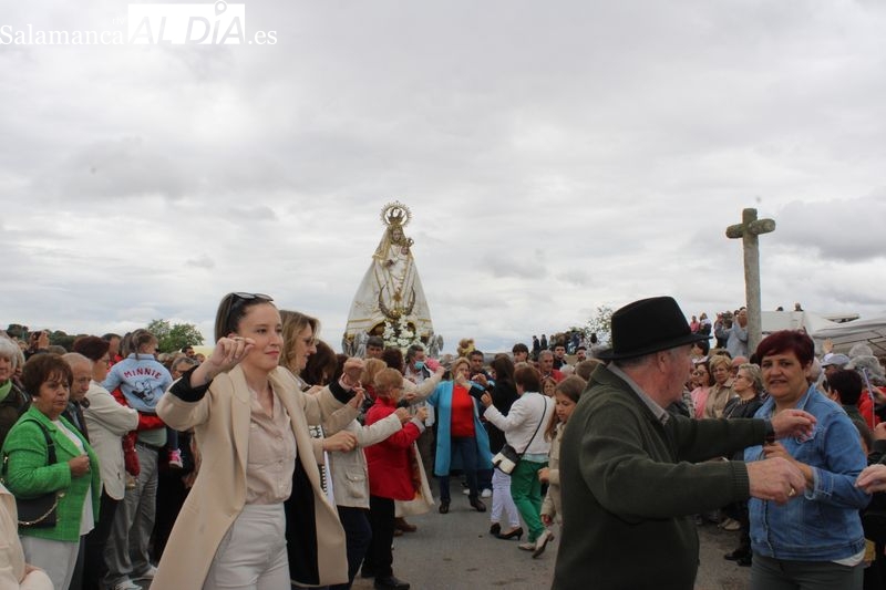 Foto 2 - Religión, fervor y fiesta reciben a la Virgen de Valdejimena