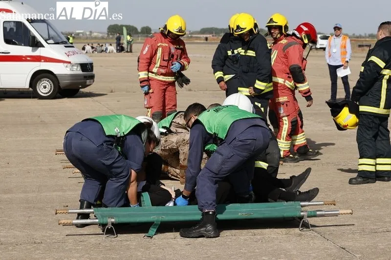 Simulacro de accidente aéreo en el aeropuerto de Matacán. Foto de David Sañudo