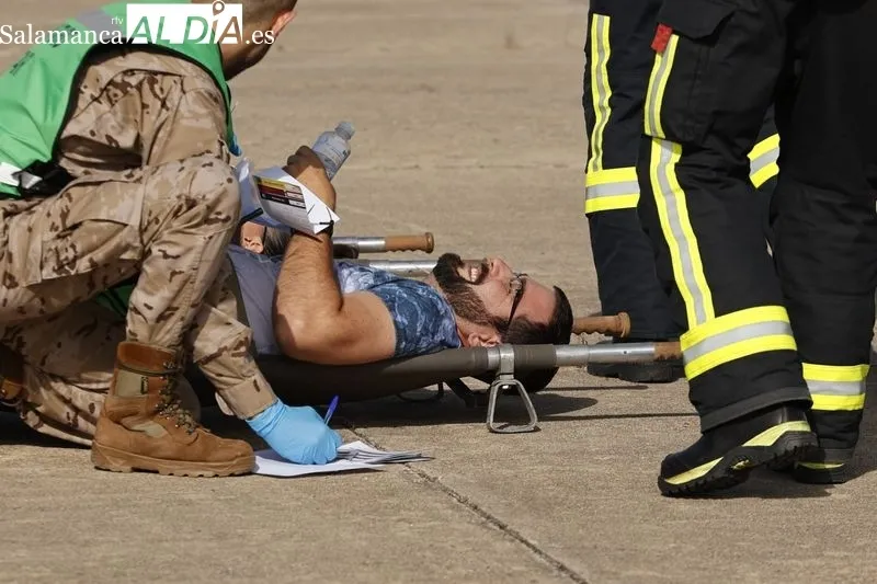 Simulacro de accidente aéreo en el aeropuerto de Matacán. Foto de David Sañudo