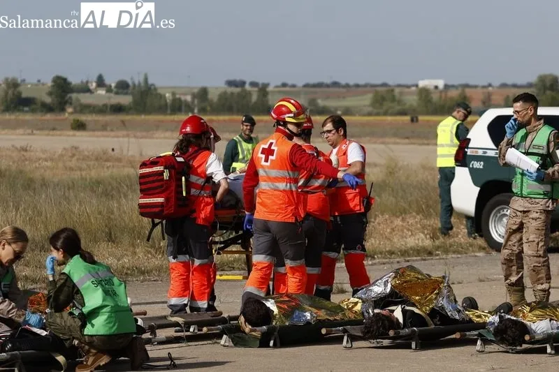 Simulacro de accidente aéreo en el aeropuerto de Matacán. Foto de David Sañudo