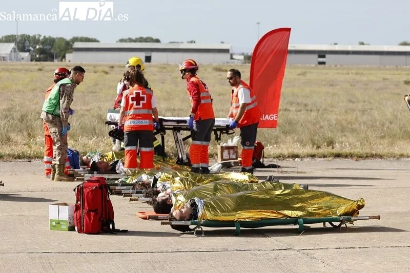 Simulacro de accidente aéreo en el aeropuerto de Matacán. Foto de David Sañudo