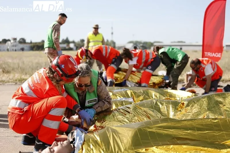 Simulacro de accidente aéreo en el aeropuerto de Matacán. Foto de David Sañudo