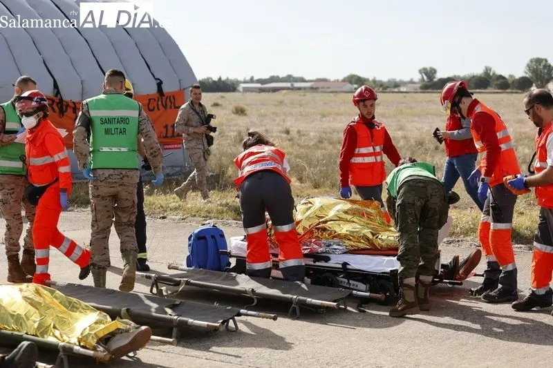 Simulacro de accidente aéreo en el aeropuerto de Matacán. Foto de David Sañudo